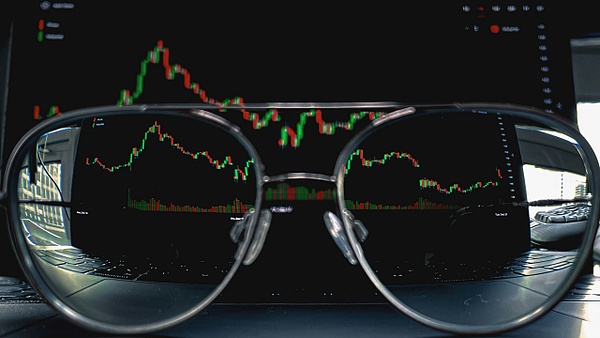 涉嫌操縱市場 特朗普遭質(zhì)疑圖片